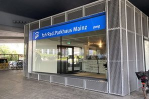 Fahrradparkhaus Frontansicht © Landeshauptstadt Mainz