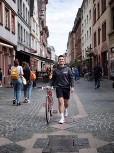 Führer von MainzGuide auf dem Fahrrad