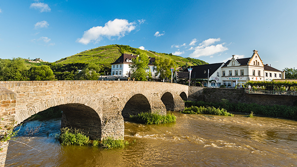 Die Nepomukbrücke über die Ahr