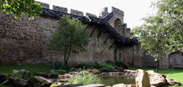 Begehbare Stadtmauer in Hillesheim - Foto: Eike Kunz © Rheinland-Pfalz Tourismus GmbH