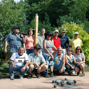 Teilnehmer bei der 4. Boule-Dorfmeisterschaft im Jahr 2013