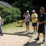 Spiel-Planung und Kommunikation unter den Teilnehmern bei der 4. Boule-Dorfmeisterschaft 2013