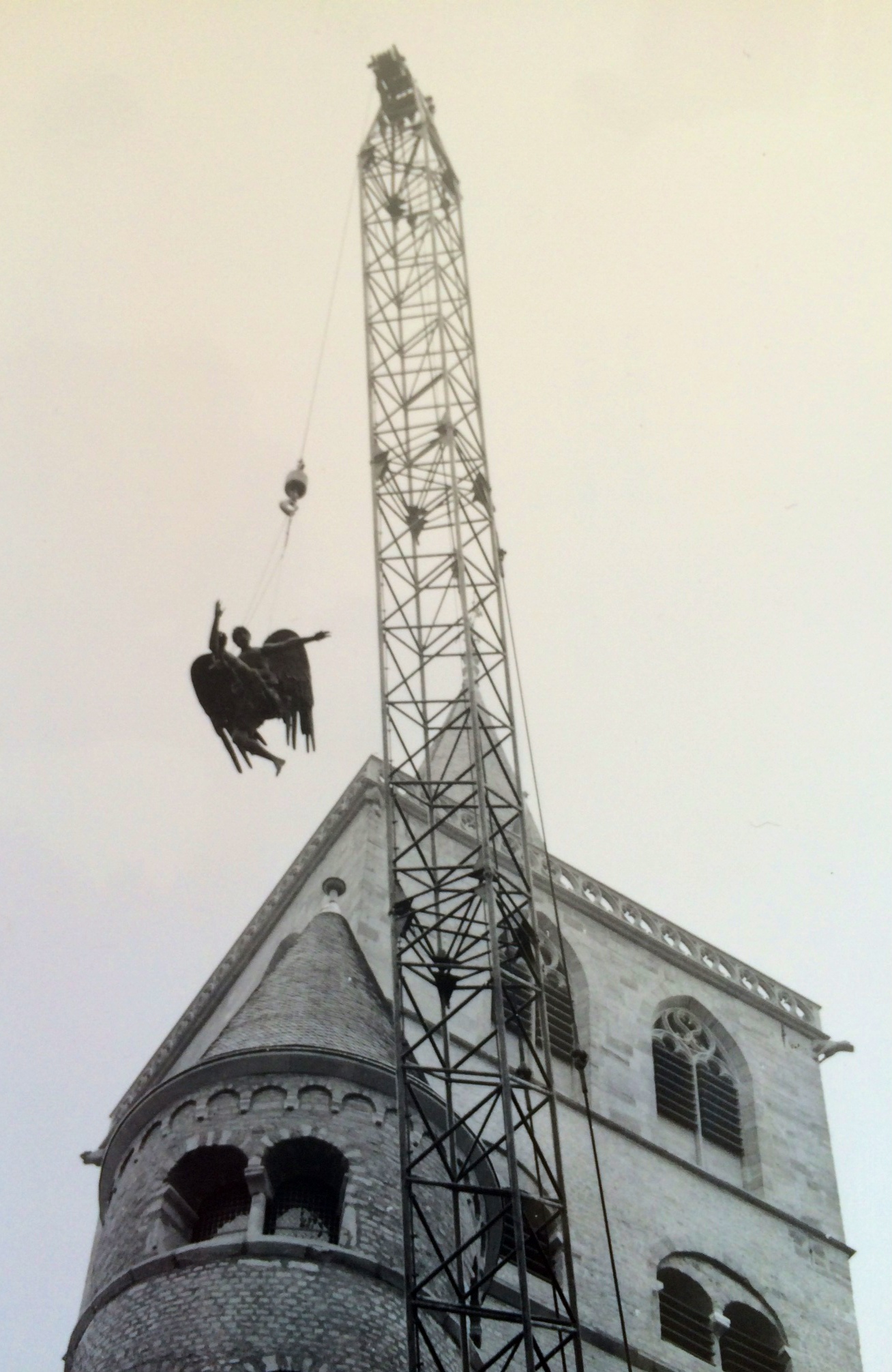 Engel fliegen ein - in den Innenhof