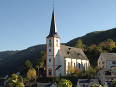 Kirche Briedel DSC 0059 Dousset 480x360