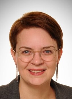 Dr. Barbara Fischer