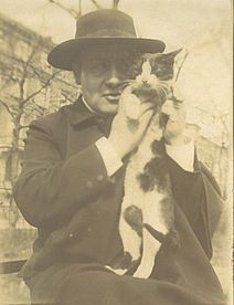 Alfred Schuler mit seinem Kater Moritz