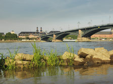 Theodor-Heuss-Brücke