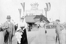 Bundesschießen 1894: Familie auf dem Festplatz