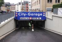 Einfahrt City-Garage