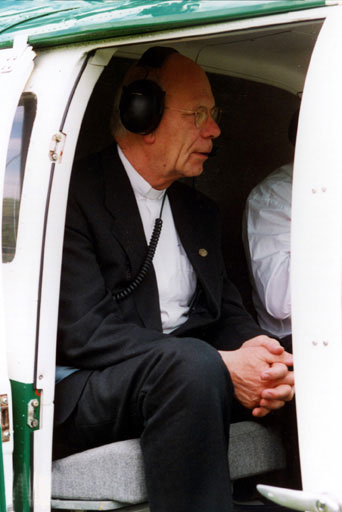 Der "Medienbischof" im Polizeihubschrauber (1996)