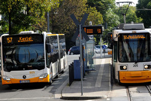 Bus und Bahn der Mainzer Verkehrsgesellschaft © Volker Oehl