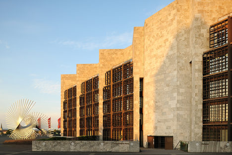 Das Mainzer Rathaus in der Abendsonne