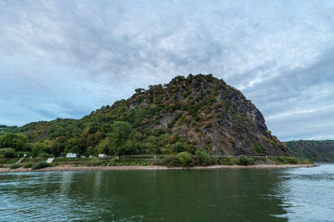 Der Loreleyfelsen bei St. Goarshausen - Foto: Dominik Ketz © Romantischer Rhein Tourismus GmbH