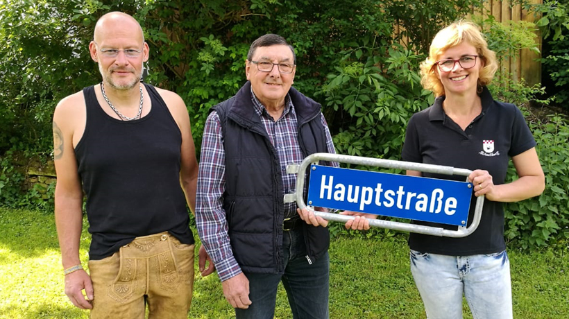 Neue Straßenschilder für Schmißberg