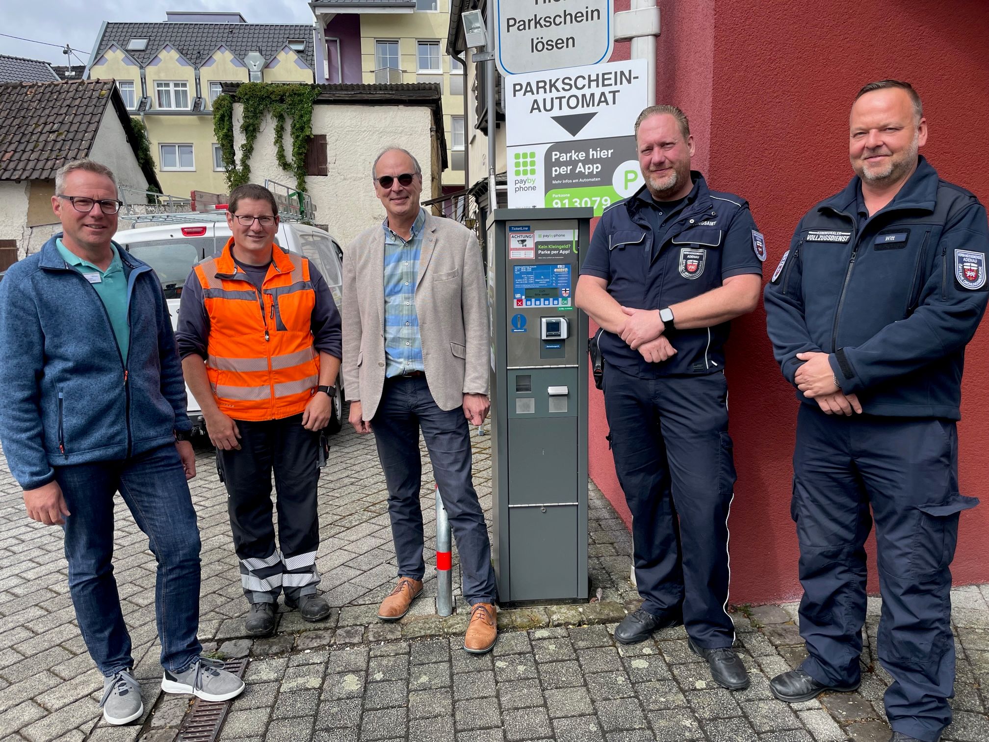 Dirk Hansen (VG Adenau), Markus Zimmer (Bauhof Adenau), Stadtbürgermeister Arnold Hoffmann, Jörg Labonte und Markus Witt (VG Adenau, Verkehrsüberwachung)