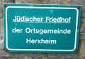 Herxheim LD Friedhof 12096.jpg (191480 Byte)