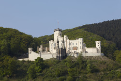 Erleben Sie das äußere Gelände von Schloss Stolzenfels aus einer völlig neuen Perspektive, in dem Sie der "Muse von Stolzenfels" folgen. | Bild: GDKE