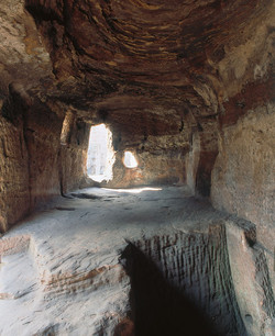 In der Nähe der Gemeinde Schönau in der Südwestpfalz liegt in 500 m Höhe die Burgruine Blumenstein. | Foto: Heinz Straeter © GDKE