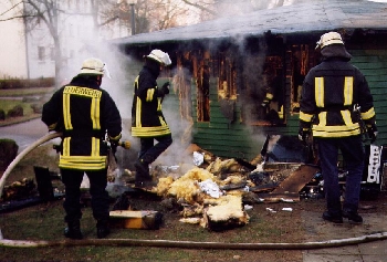 Spielhaus wurde Raub der Flammen