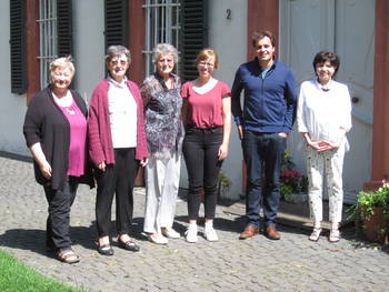 Helga Tauch, Sr. Annemarie Pitzl, 
Sr. Lea Ackermann, Zala Zbogar, 
Grégoire Théry, Ruth Müller (v.l.)
