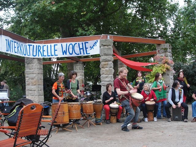 Trommelgruppe bei der IKW 2013 im Domgarten, © Irmgard Münch-Weinmann