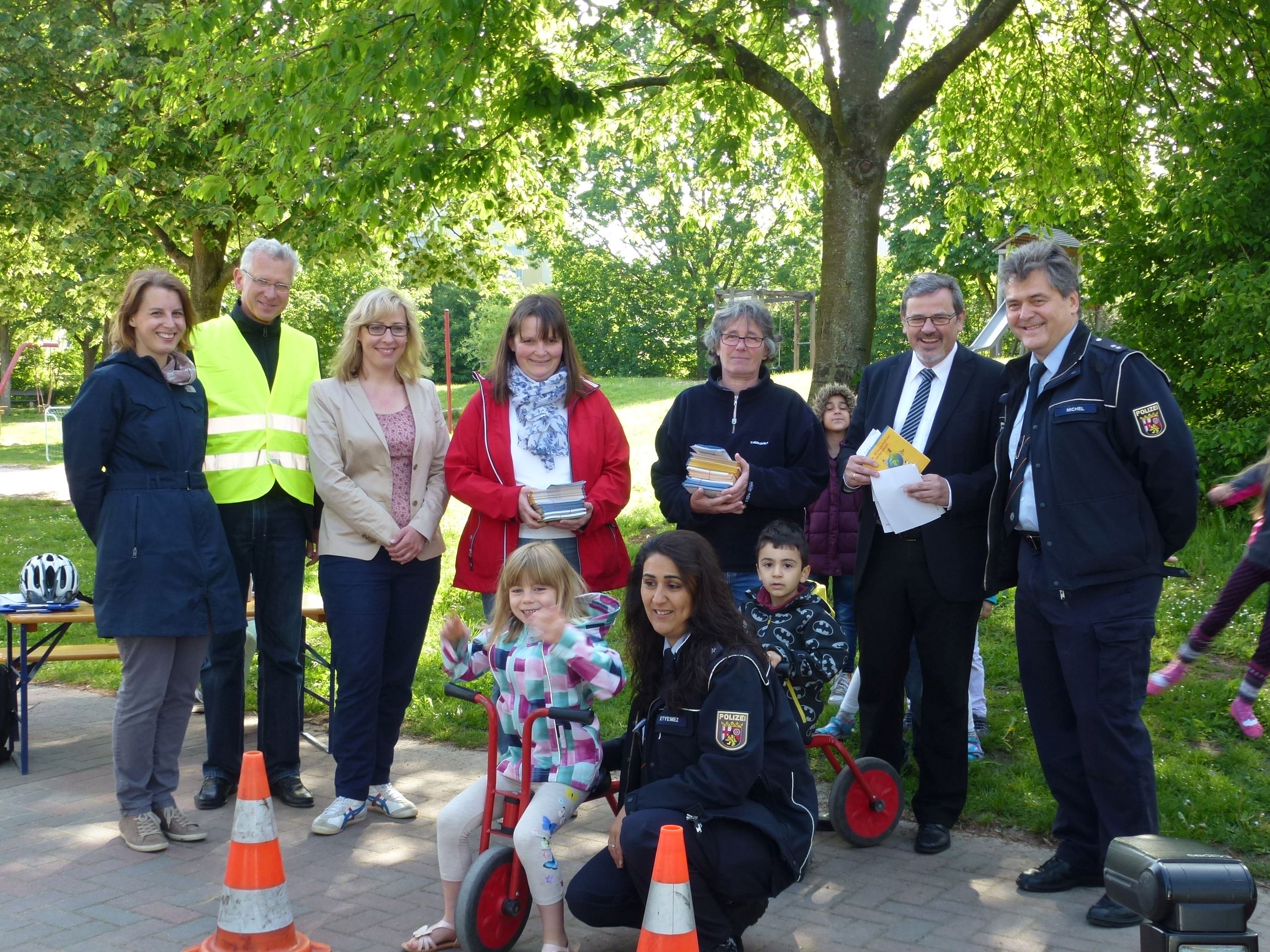 Gruppenbild bei der Offizieller Aktionsstart in der Kita Regenbogen im Ginsterweg, © Stadt Speyer