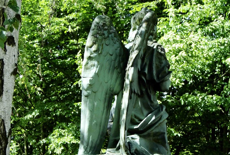 Engelsstatue  auf dem Speyerer Friedhof, Foto © Stadt Speyer