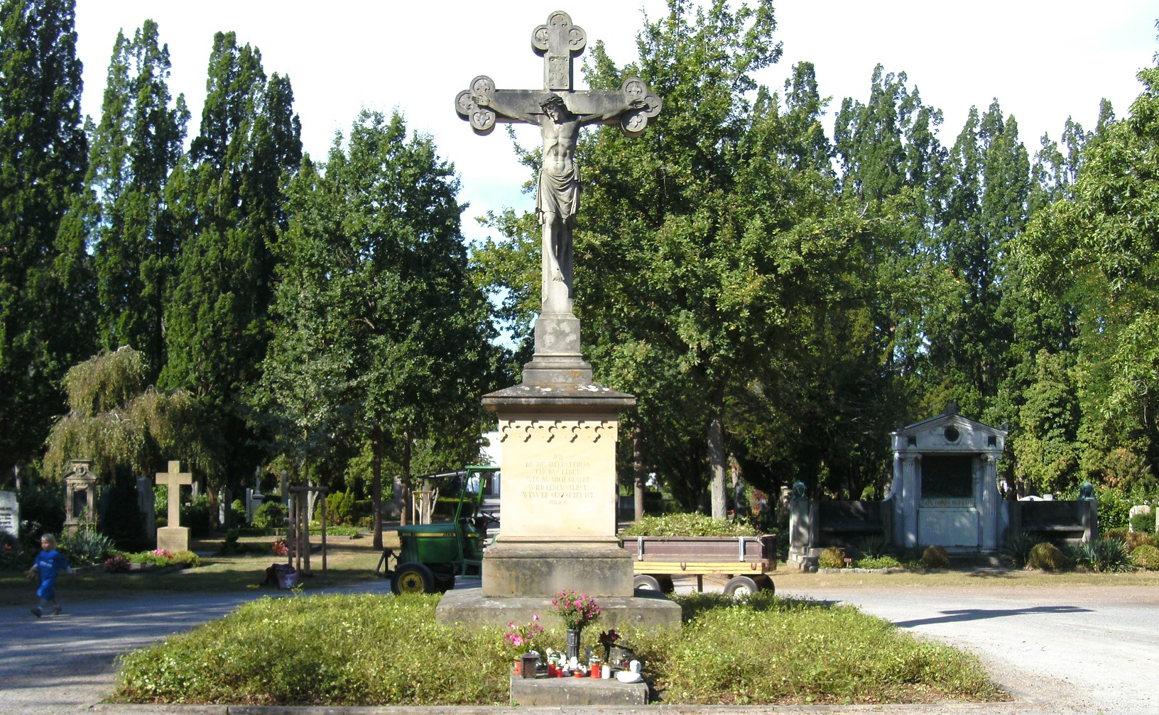 Kreuz auf dem Speyerer Friedhof, Foto © Stadt Speyer