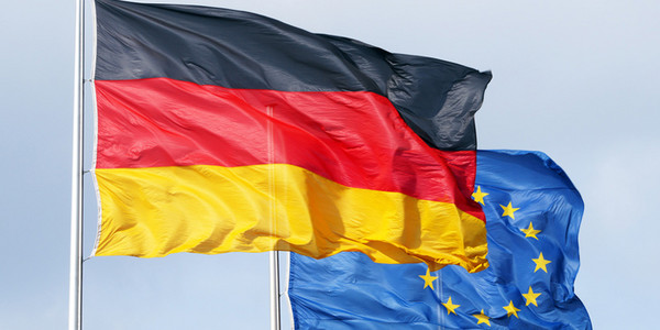 Deutsche und Europäische Flagge