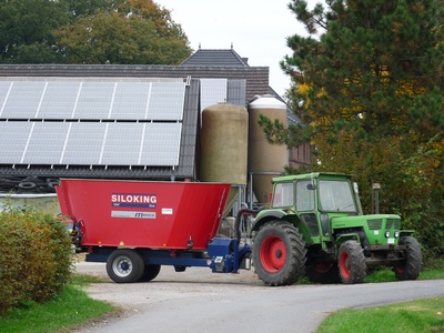 Trecker mit Silo