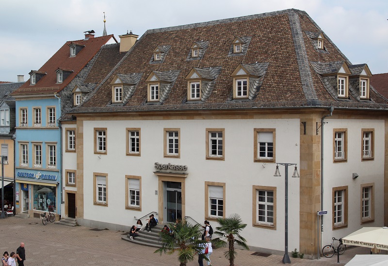 Ehemaliges Sparkassen-Gebäude auf der Maximilianstraße, Foto © Stadt Speyer