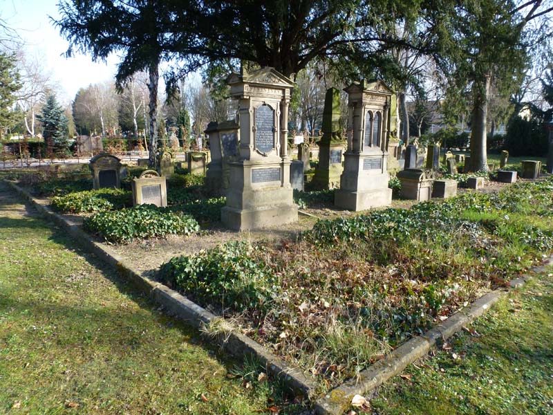 Der Friedhof der jüdischen Gemeinde Speyers reicht zurück bis in das Jahr 1888. Das Bild zeigt das nordöstliche Gräberfeld. © Stadt Speyer