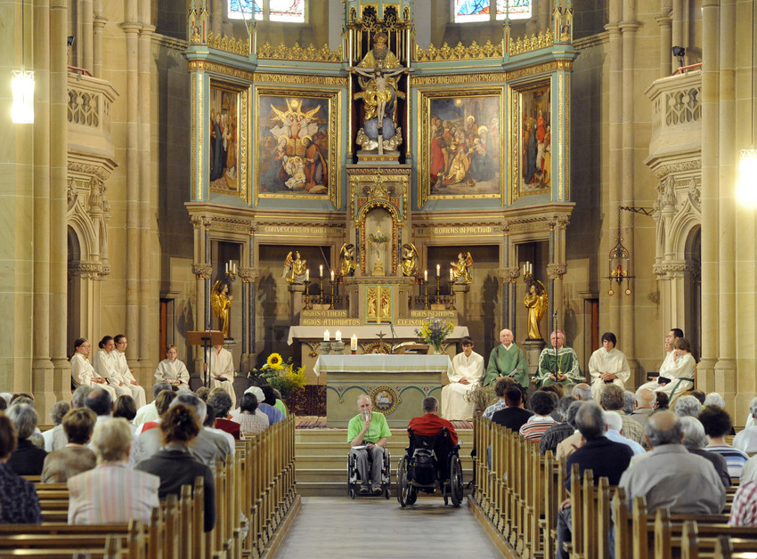 Wheelchair users in St. Joseph's Church © Klaus Venus